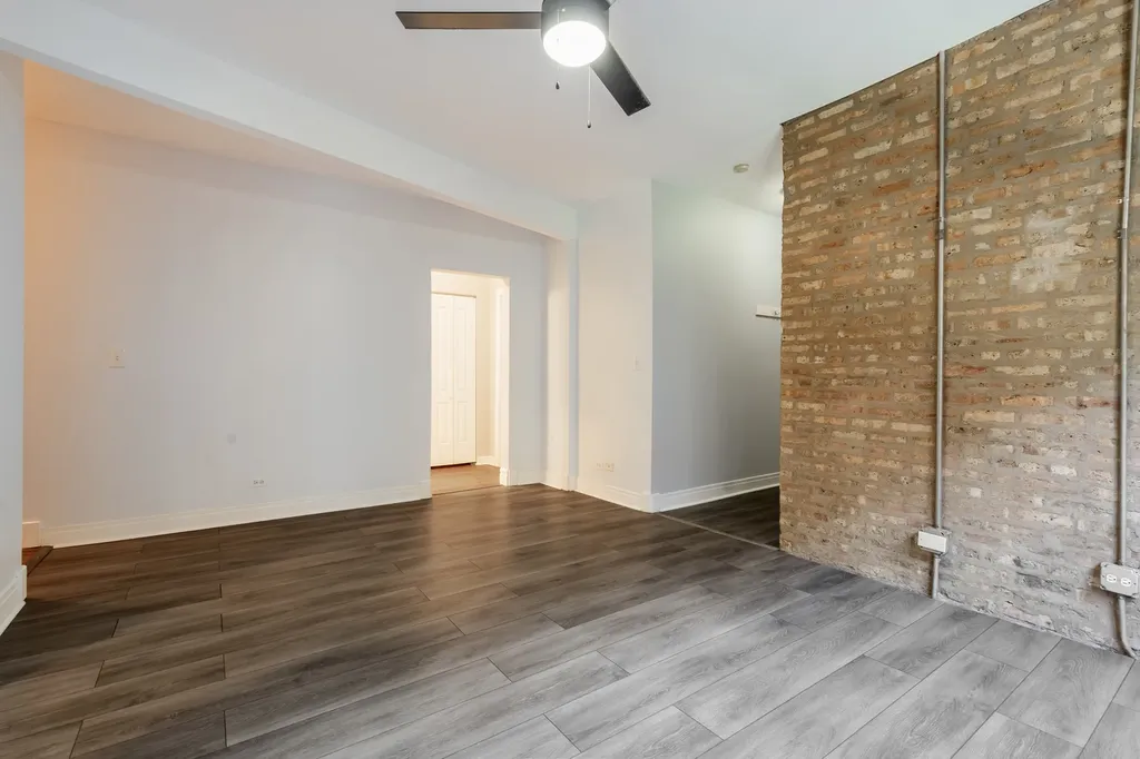 7025 North Sheridan Road Chicago IL 60626