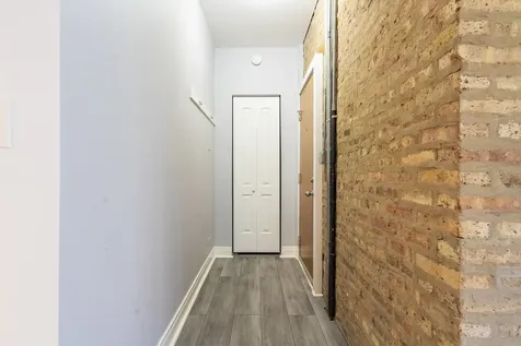 7025 North Sheridan Road Chicago IL 60626
