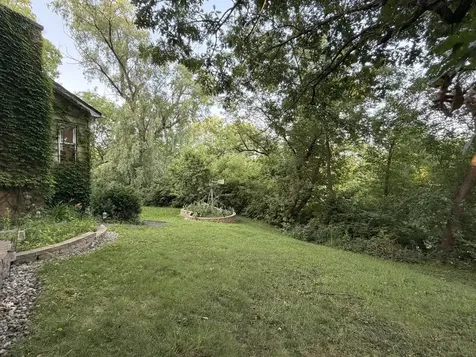 922 Valley Avenue Mchenry IL 60051