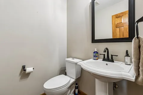1921 Annettes Circle Sugar Grove IL 60554