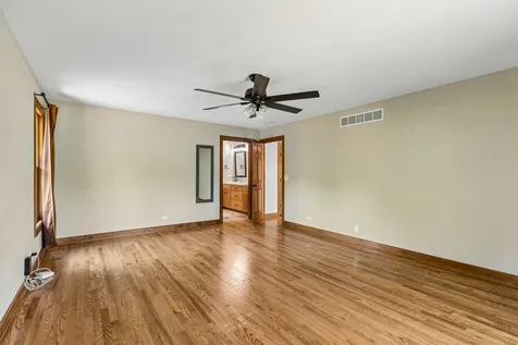 1921 Annettes Circle Sugar Grove IL 60554