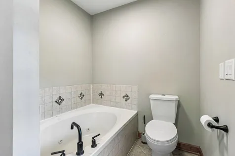 1921 Annettes Circle Sugar Grove IL 60554