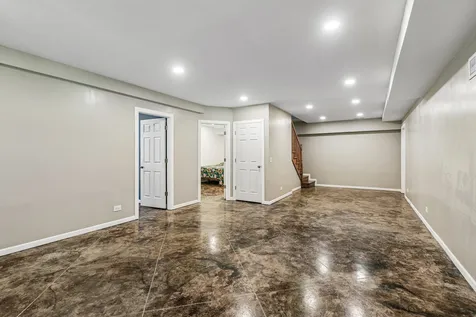 1921 Annettes Circle Sugar Grove IL 60554