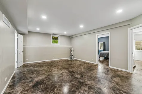 1921 Annettes Circle Sugar Grove IL 60554
