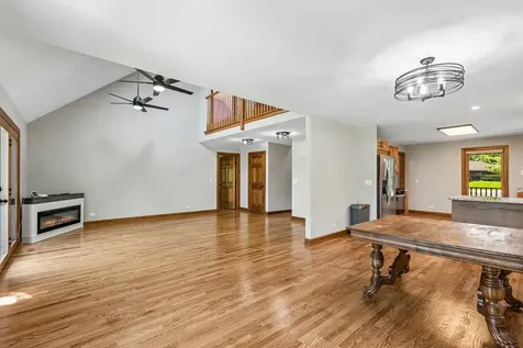 1921 Annettes Circle Sugar Grove IL 60554