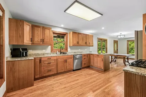 1921 Annettes Circle Sugar Grove IL 60554