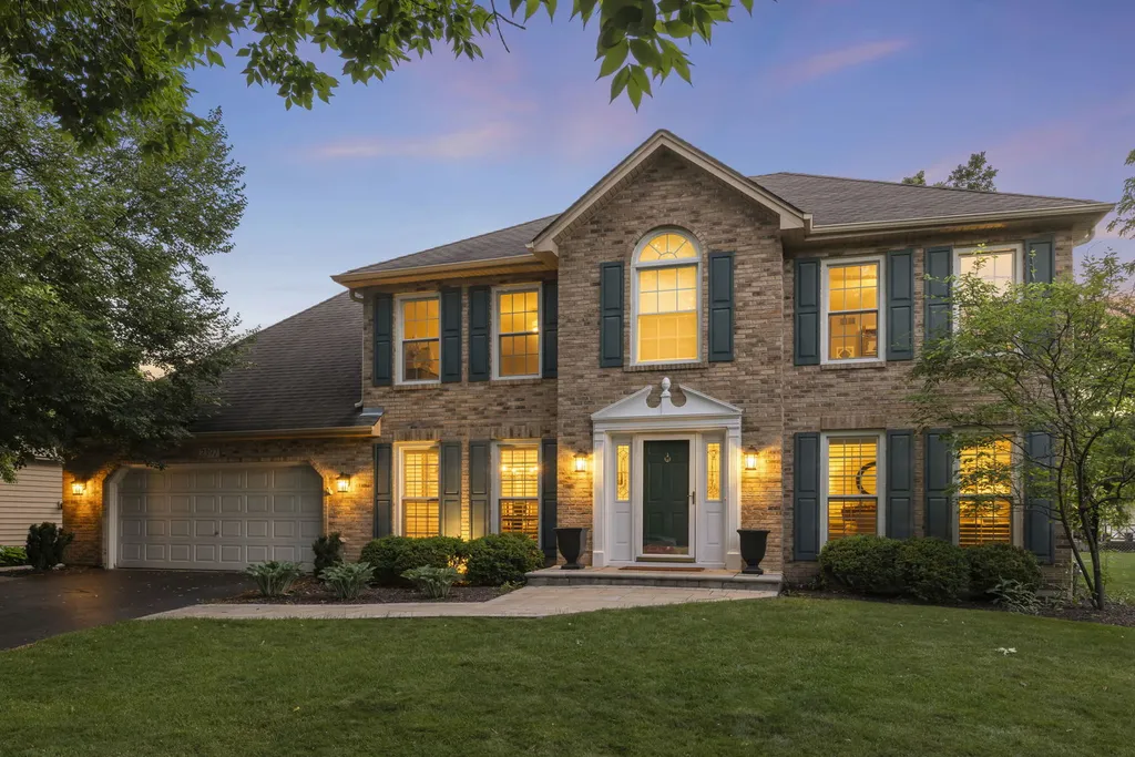 2397 Bluemont Court Naperville IL 60565