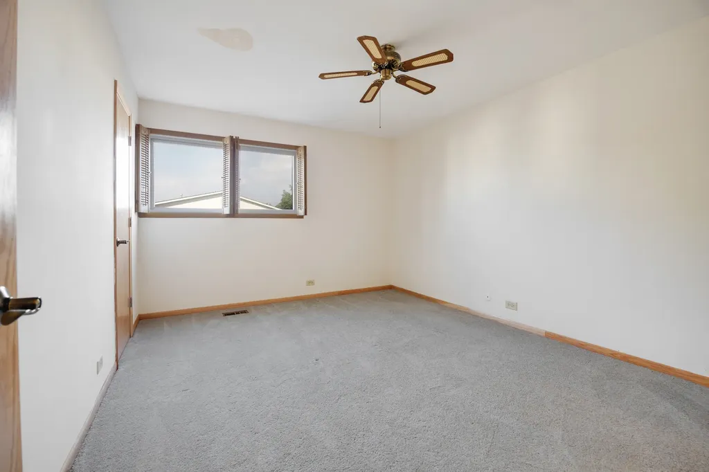 717 Whitesail Drive Schaumburg IL 60194