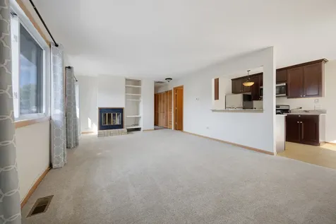717 Whitesail Drive Schaumburg IL 60194