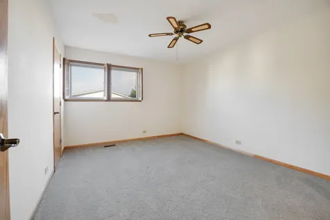 717 Whitesail Drive Schaumburg IL 60194