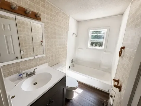 1037 Glenn Drive North Chicago IL 60064