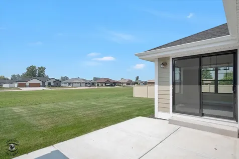 974 Tall Grass Lane Manteno IL 60950