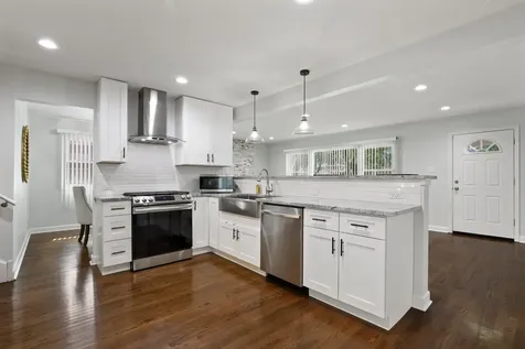 800 East 169th Place South Holland IL 60473