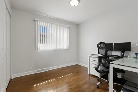 800 East 169th Place South Holland IL 60473