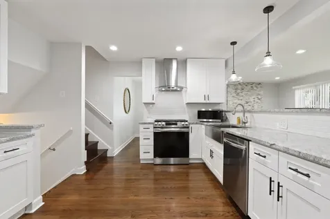 800 East 169th Place South Holland IL 60473
