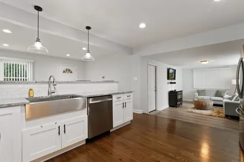 800 East 169th Place South Holland IL 60473