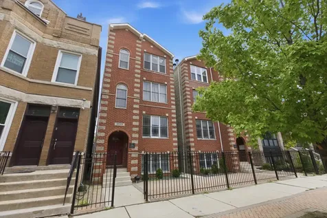 2033 West Huron Street Chicago IL 60612