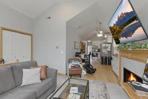 2033 West Huron Street Chicago IL 60612