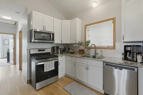 2033 West Huron Street Chicago IL 60612