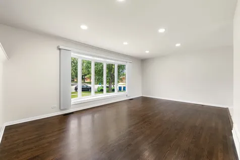 146 Pleasant Drive Chicago Heights IL 60411