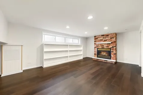 146 Pleasant Drive Chicago Heights IL 60411