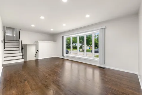 146 Pleasant Drive Chicago Heights IL 60411