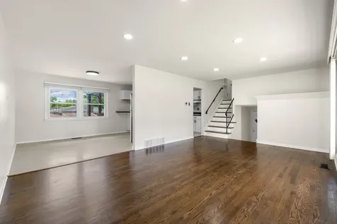 146 Pleasant Drive Chicago Heights IL 60411
