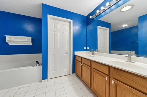 122 Bay Drive Itasca IL 60143