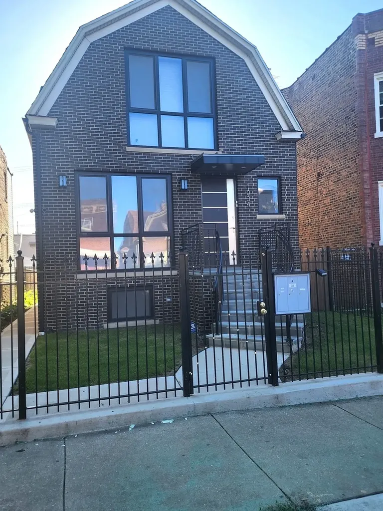 1034 North Drake Avenue Chicago IL 60651