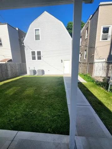 1034 North Drake Avenue Chicago IL 60651