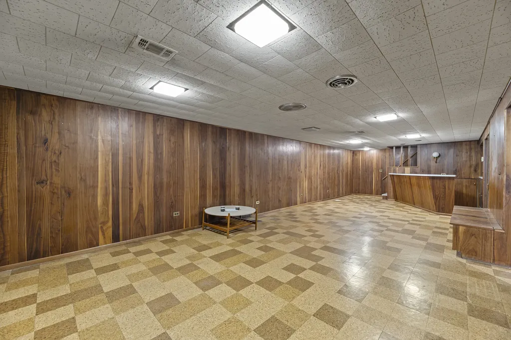 9701 Kedvale Avenue Skokie IL 60076