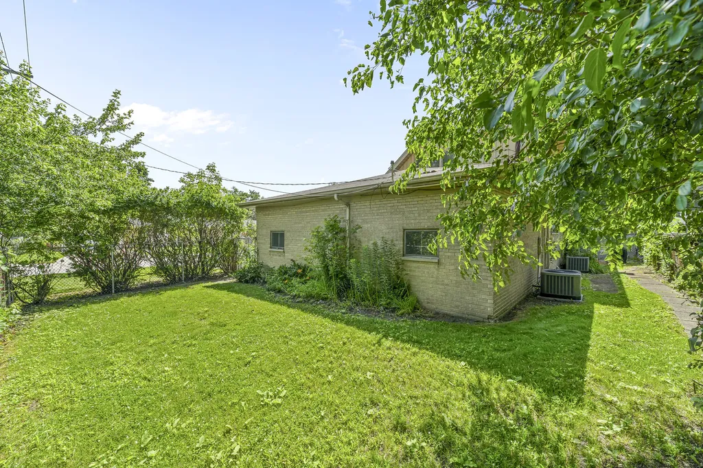 9701 Kedvale Avenue Skokie IL 60076