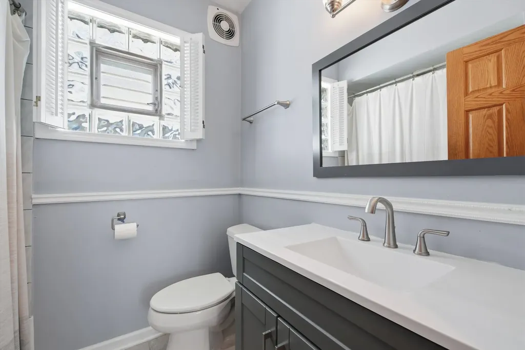 5457 North Monitor Avenue Chicago IL 60630