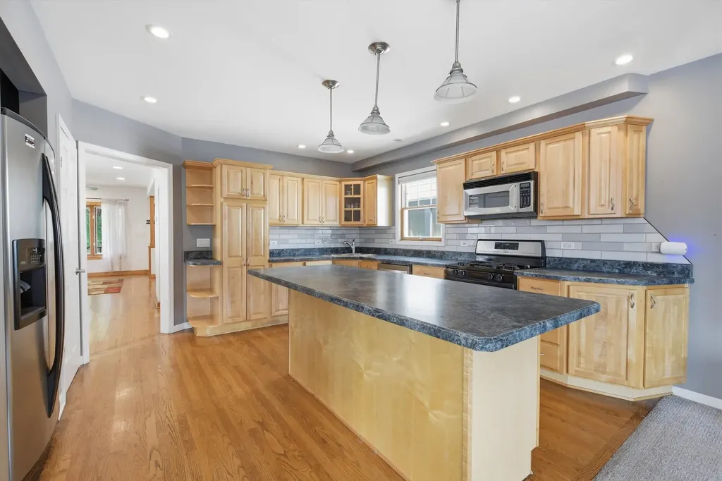 5457 North Monitor Avenue Chicago IL 60630