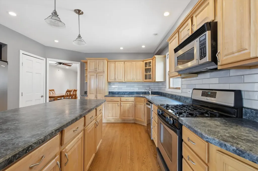 5457 North Monitor Avenue Chicago IL 60630