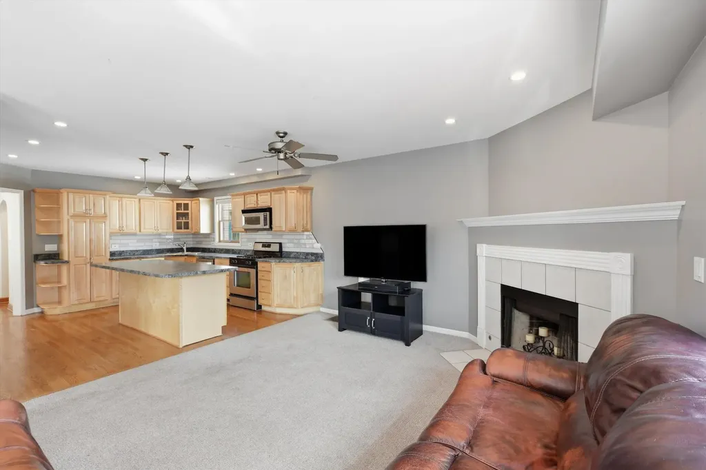 5457 North Monitor Avenue Chicago IL 60630