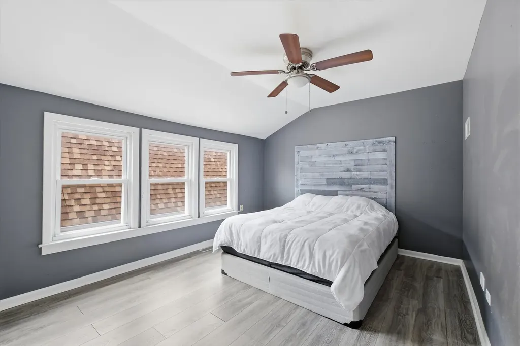 5457 North Monitor Avenue Chicago IL 60630