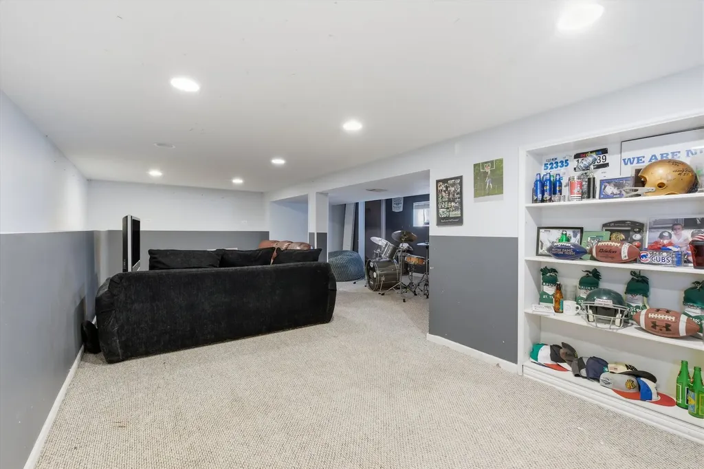 5457 North Monitor Avenue Chicago IL 60630