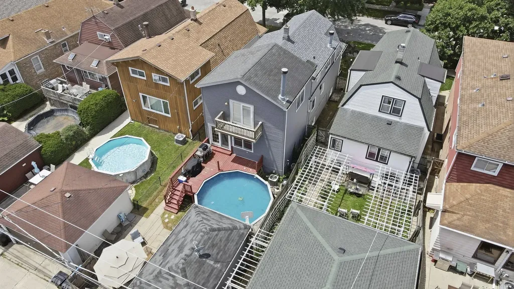 5457 North Monitor Avenue Chicago IL 60630