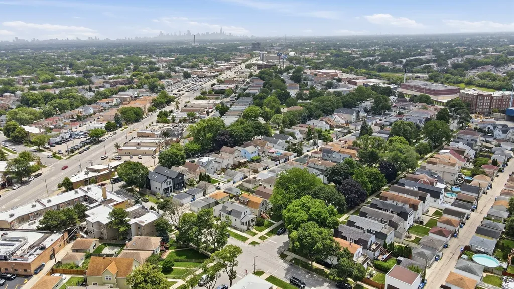 5457 North Monitor Avenue Chicago IL 60630