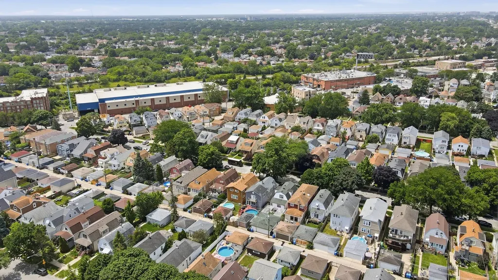 5457 North Monitor Avenue Chicago IL 60630
