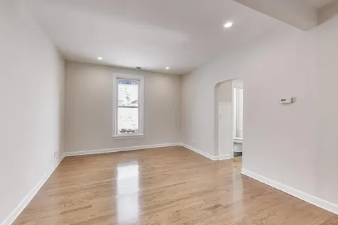 1839 West Henderson Street Chicago IL 60657