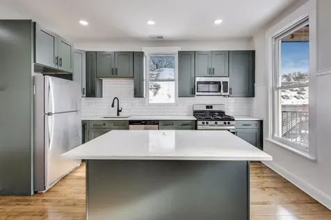 1839 West Henderson Street Chicago IL 60657