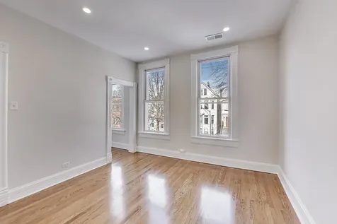 1839 West Henderson Street Chicago IL 60657