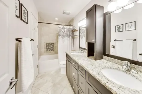 2 Chaucer Lane Streamwood IL 60107