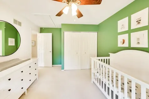 2 Chaucer Lane Streamwood IL 60107