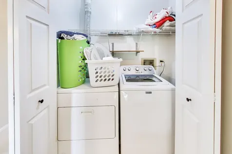 2 Chaucer Lane Streamwood IL 60107