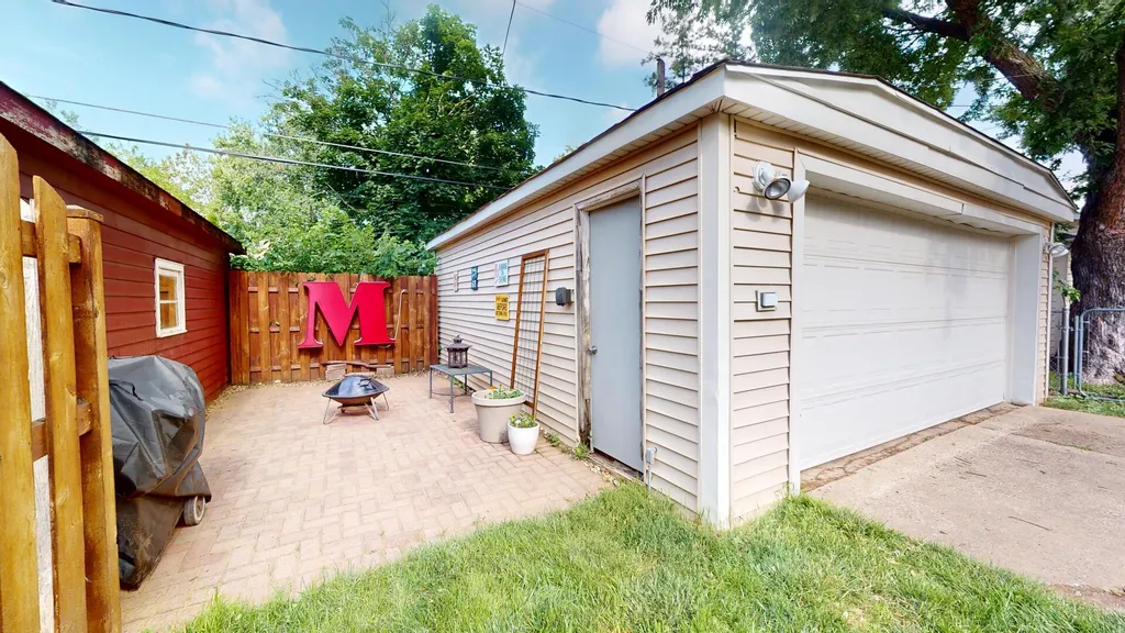 4156 Elm Avenue Brookfield IL 60513