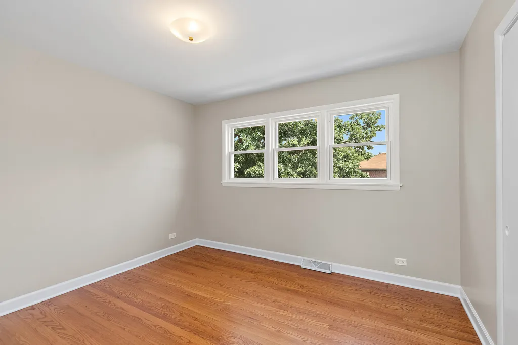 2115 North Mobile Avenue Chicago IL 60639