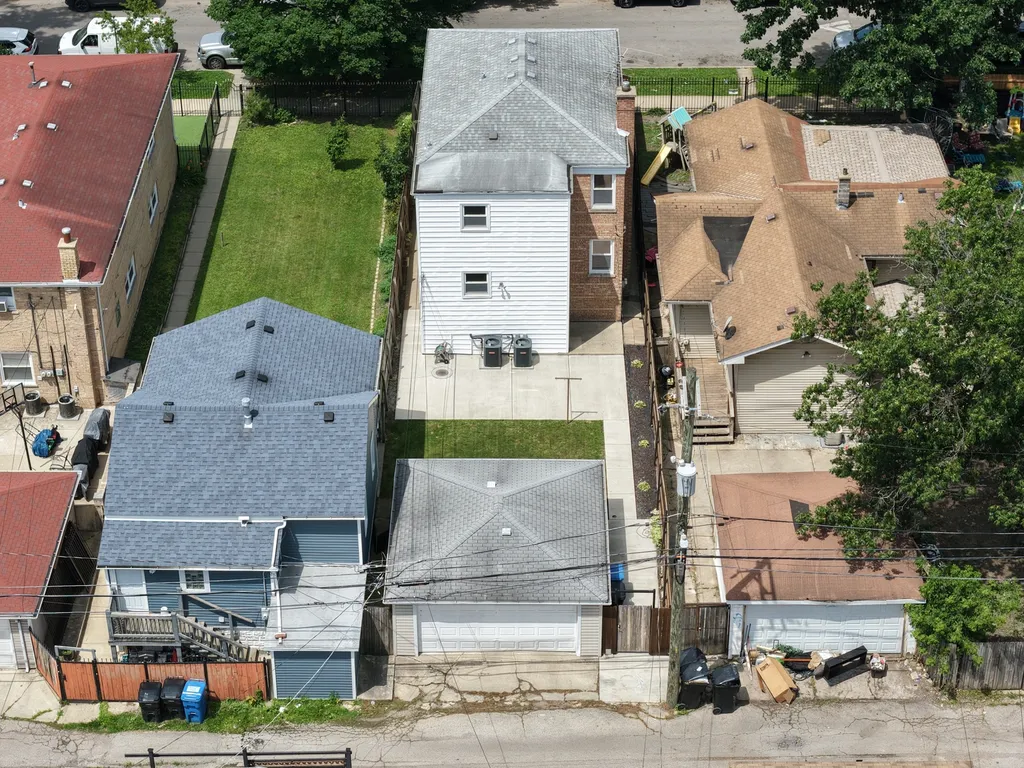 2115 North Mobile Avenue Chicago IL 60639